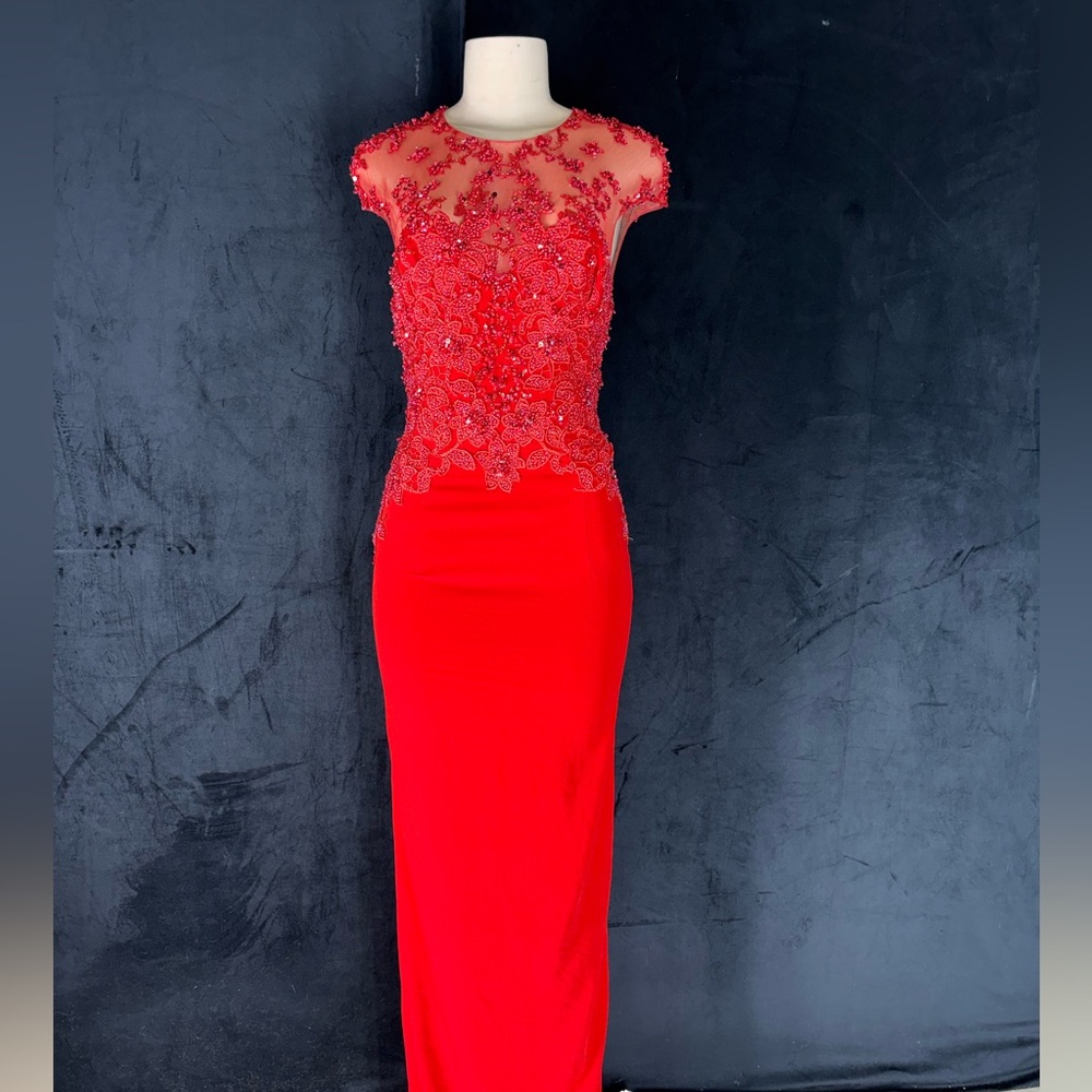 Chic Scarlet Lace Prom Dress
